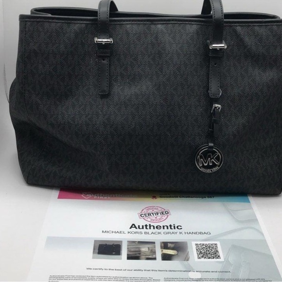 AUTHENTIC MICHAEL KORS BLACK/GREY MONOGRAM SHOULDER BAG - Picture 11 of 12